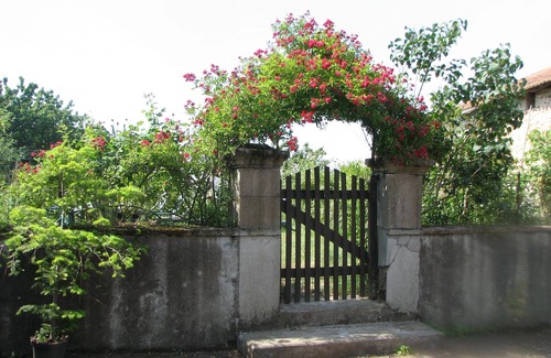 Pressignac House | 2 bedroom character gite en-suite great for walking, cycling and relaxing