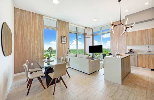 Northeast Miami Condo | 2 Bedroom -City View- Miami Design District - 1200