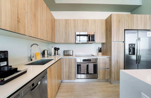 Northeast Miami Condo | 2 Bedroom -City View- Miami Design District - 1200