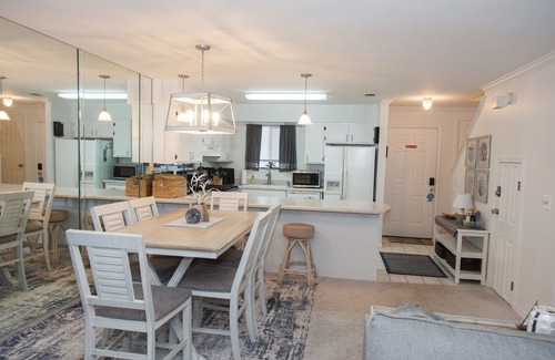 Panama City Beach House | 2-bedroom condo in gorgeous Panama City Beach with pool, beach access, and more!