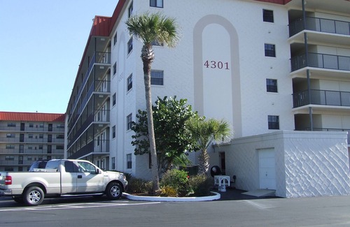 New Smyrna Beach Condo | 2-bedroom condo in welcoming New Smyrna Beach