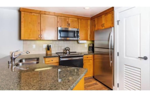 South Lake Tahoe Condo | 2-bedroom condo in enchanting South Lake Tahoe with WiFi, fitness room