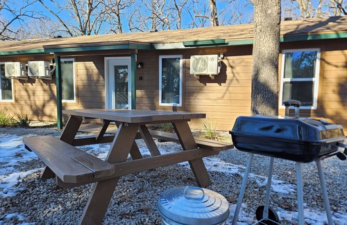 Lebanon Condo | 2-bedroom Condo #4 at Bennettscape Lodge with AC, WiFi by Bennett Spring Park MO
