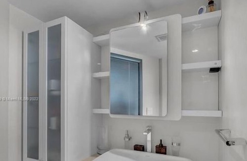 Edgewater Condo | 2 Bedroom Condo 438956 by Houzlet