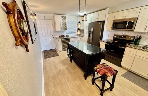 St. Pete Beach Condo | 2-bedroom condo in fabulous St. Pete Beach with AC, WiFi, quiet and convenient