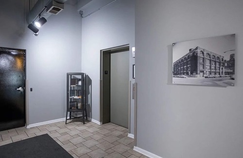 Near South Side Condo | 2-bedroom condo in perfect Chicago with WiFi, AC. Start your getaway