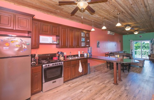 West End Condo | 2-bedroom condo in West End at Sunset Villas with WiFi, AC and Ocean View
