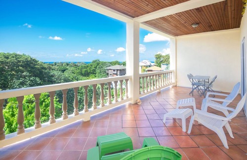 West End Condo | 2-bedroom condo in West End at Sunset Villas with WiFi, AC and Ocean View