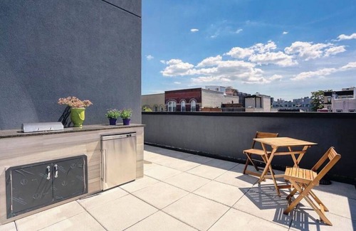 Williamsburg Condo | 2 Bedroom Condo in Williamsburg - Huge Private Terrace with City Views