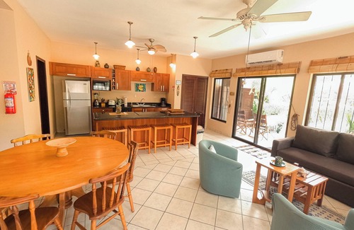 Quepos Condo | 2 bedroom-condo-pool privacy. 5 minutes to Quepos
