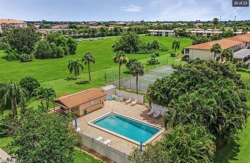 Iona Condo | 2-Bedroom Condo/pool, pickle ball-Great Community!