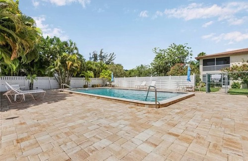 Iona Condo | 2-Bedroom Condo/pool, pickle ball-Great Community!