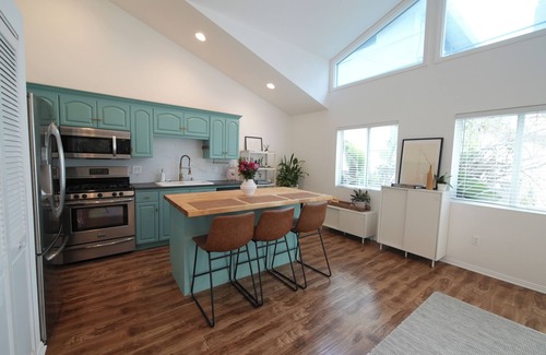 Marina del Rey Condo | 2-bedroom Condo with Beach Access. Steps from the Sand