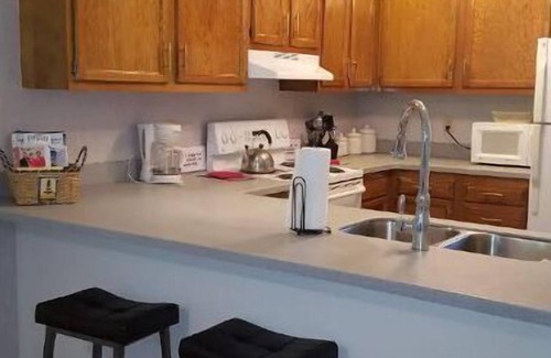 Rehoboth Beach Condo | 2 Bedroom Condo Henlopen Station w/Brand New Bed
