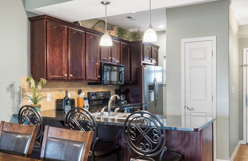Table Rock Condo | 2 Bedroom Condo w Deck & Wooded Views-Free Attraction Tickets-Close to State Park Marina