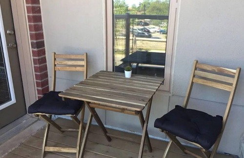 Beamsville Condo | 2-bedroom condo w/parking in Niagara wine country