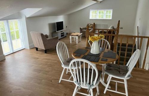 Swindon House | 2 bedroom cottage in Old Town