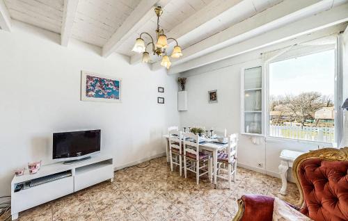 Oradour-Fanais House | 2 Bedroom Cozy Home In Oradour-Fanais