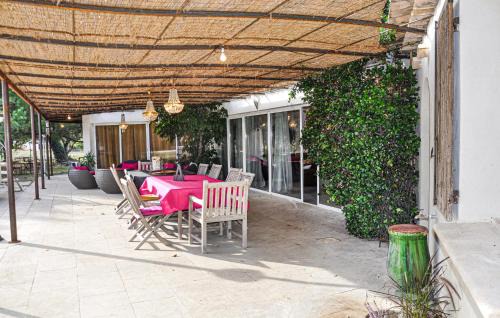 Aramon House | 2 Bedroom Cozy Home In Aramon