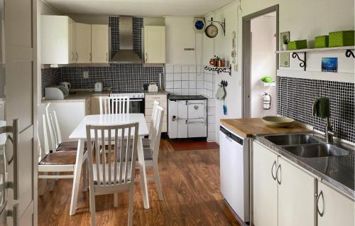 Melosa House | 2 Bedroom Cozy Home In Melösa På Öland