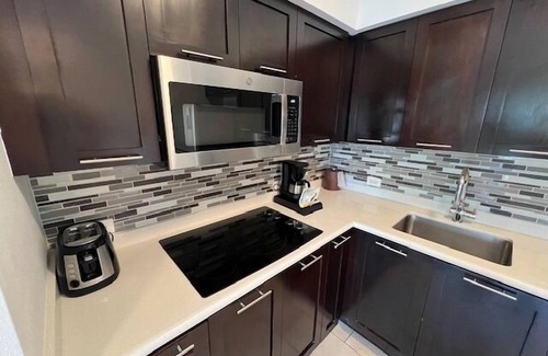 Celebration Hotel | 2 Bedroom * Disney * Universal * Epic King & 2 Queens
