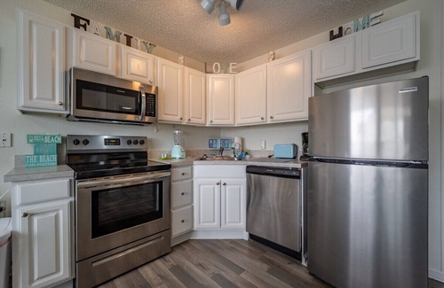 Ocean City Condo | 2 Bedroom-Downtown-Near Boardwalk-Laundry-TVs-WiFi