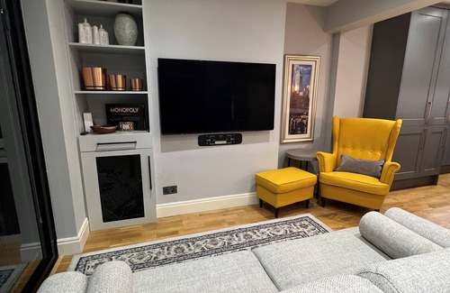 Whitechapel Apartment | 2 Bedroom East London apartment Shoreditch/Brick Lane/Spitalfields/Whitechapel