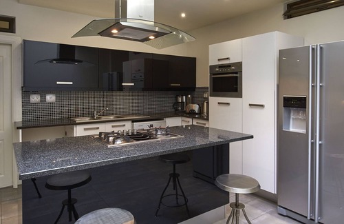 Greater Johannesburg Metropolitan Area Apartment | 2 Bedroom En-suite Luxury Apartment with two king beds in Sandton CBD