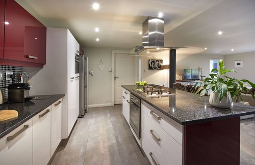 Greater Johannesburg Metropolitan Area Apartment | 2 Bedroom Executive En-suite Apartment with 1 king and 2 twin bed in Sandton
