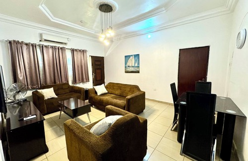 Utako Apartment | 2 BEDROOM FLAT at UTAKO ABUJA. 24hrs LIGHT, WIFI & KITCHEN