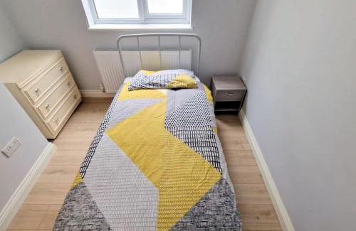 Sutton Central Apartment | 2-bedroom flat in Central Sutton