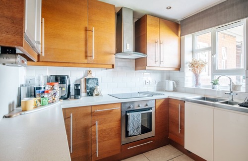 Hoxton Apartment | 2 Bedroom Flat in Hoxton - Location, Location, Location