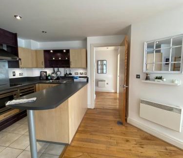 Wandsworth Apartment | 2 Bedroom flat in Riverside West