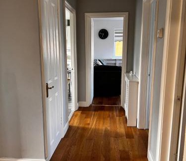 Leavesden Apartment | 2 Bedroom Flat Near Warner Bros Studio, Watford