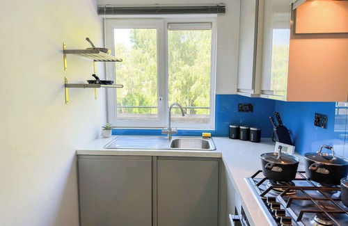 Canonbury Apartment | 2-bedroom flat with FREE Wi-Fi & private balcony near Islington Canonbury