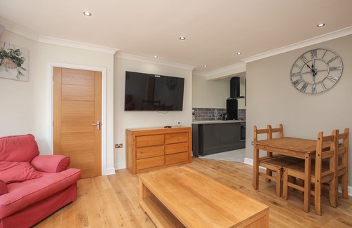 Grove Apartment | 2 Bedroom Luxurious flat in Kingston