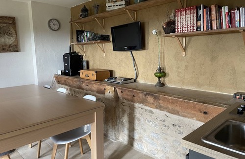 Villie-Morgon House | 2-bedroom gîte with panoramic views, surrounded by vineyards and surrounded by nature.