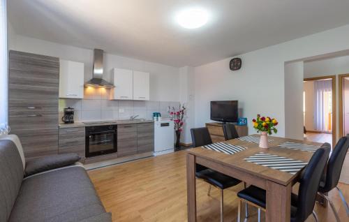 Babici Apartment | 2 Bedroom Gorgeous Apartment In Umag