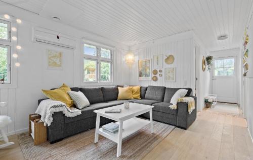 Øksenmølle House | 2 Bedroom Gorgeous Home In Ebeltoft