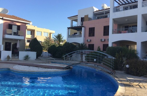 Paphos Apartment | 2 Bedroom Ground Floor Apartment Close to Shops, Restaurants, Old Town and beach