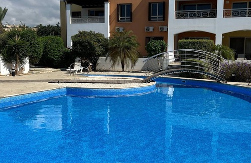 Paphos Apartment | 2 Bedroom Ground Floor Apartment Close to Shops, Restaurants, Old Town and beach