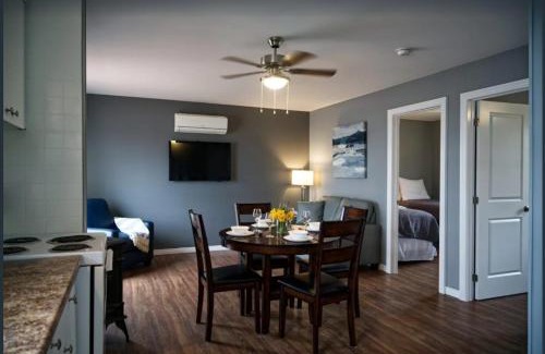 Roseneath House | 2 Bedroom Harbor Front Condo 7L