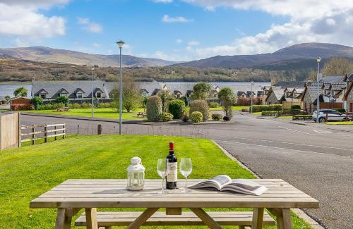 Kenmare House | 2 bedroom home in Kenmare with sea views to sleep 4