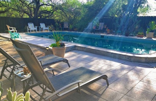 Tanque Verde House | 2 Bedroom Home on 10.5 Acre Guest Ranch with Full Kitchen!