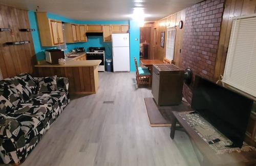 Coyote House | 2 bedroom home surrounded by beautiful mountains!