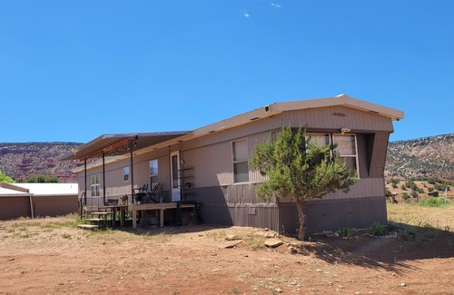 Coyote House | 2 bedroom home surrounded by beautiful mountains!