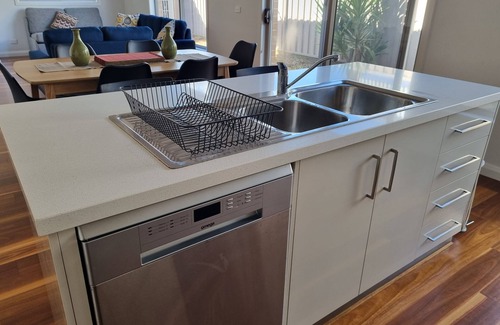 Nagambie House | 2 bedroom house Central Nagambie sleeps 5. Walking distance to lake and shops.