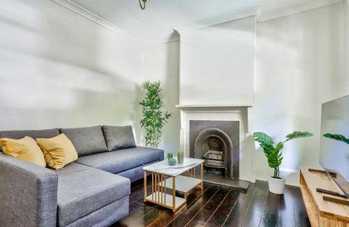 Millers Point House | 2 Bedroom House Darling Harbour Kent St