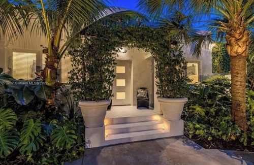 Miami Shores House | 2-bedroom house in beautiful El Portal with huge backyard
