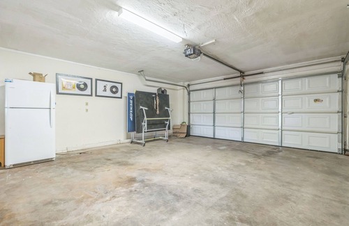 Glendale House | 2-bedroom house in brilliant Glendale with pool & near State Farm Stadium